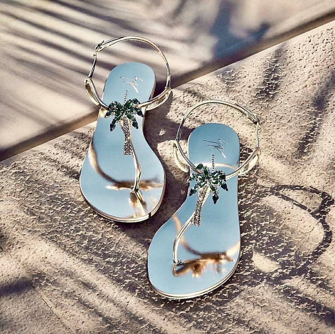 Women's Beach Sandals with Palm Tree in Rhinestones.