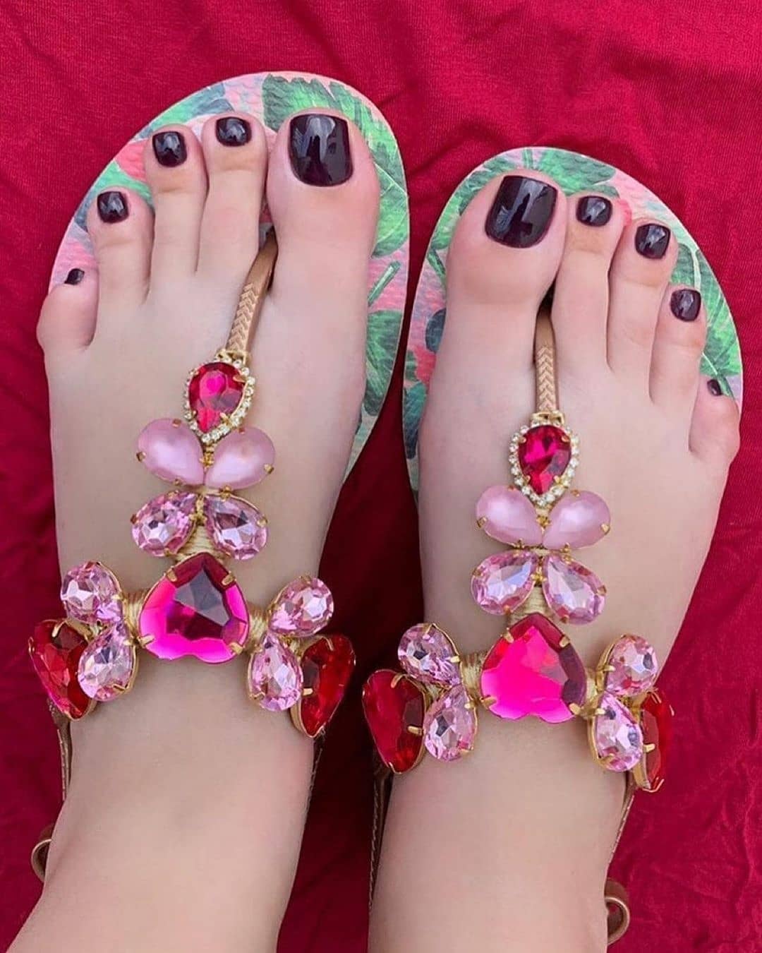 Green Beach Wear Thongs Slippers with Pink Rhinestones.