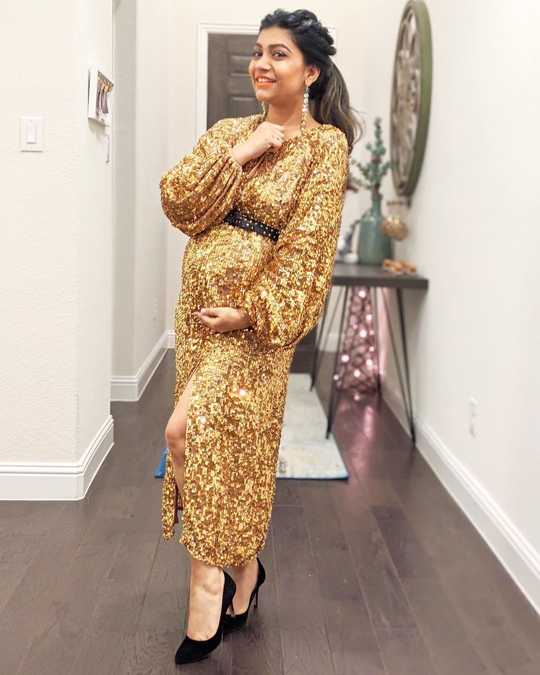 Gold Sequin Maternity Dress with Voluminous Sleeves.