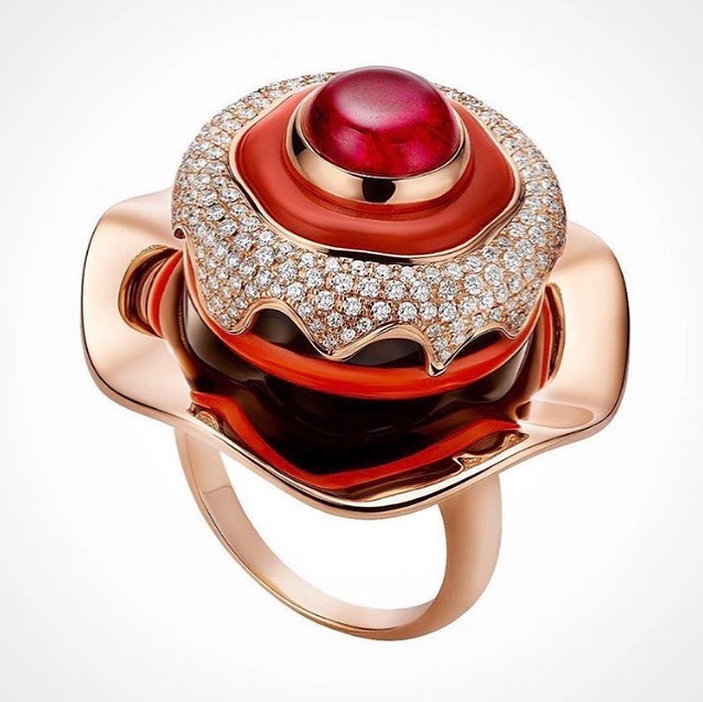 Best Jewelry Online: Yellow Gold Ring with Ruby and Diamonds