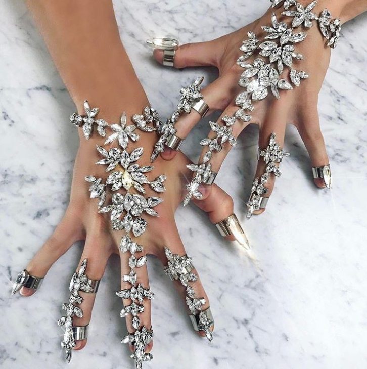 Crystal hand jewelery