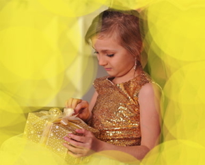 KIDS' BLING: 50 Glittery Clothing and Gift SOLUTIONS for MOMS