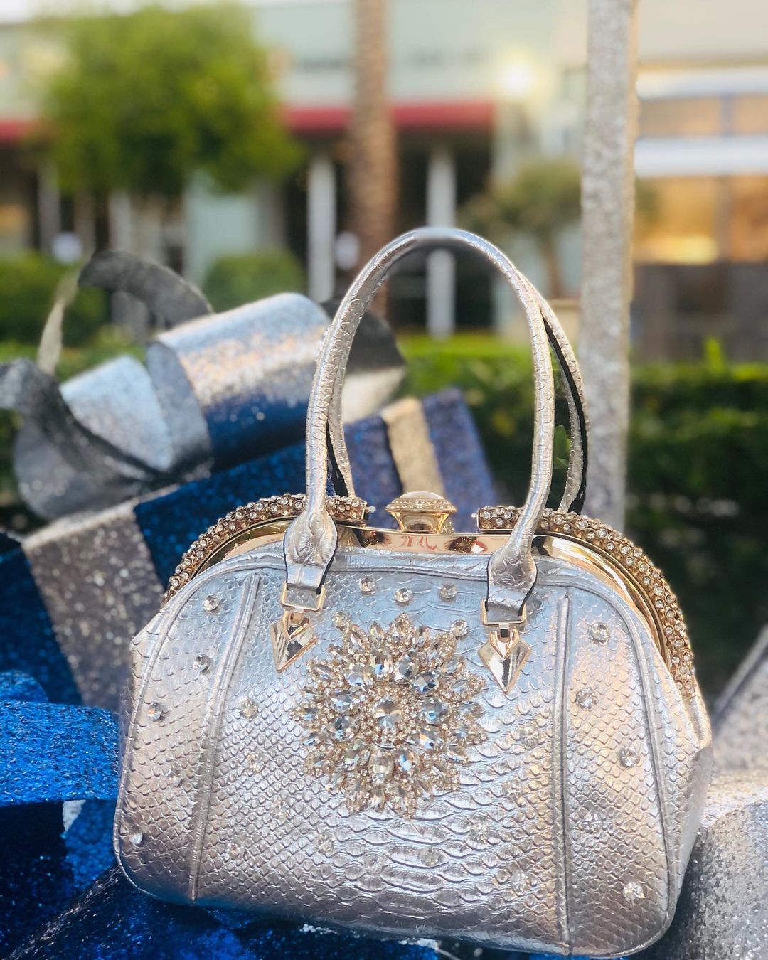 Collectors Flock to Handbags With Bling