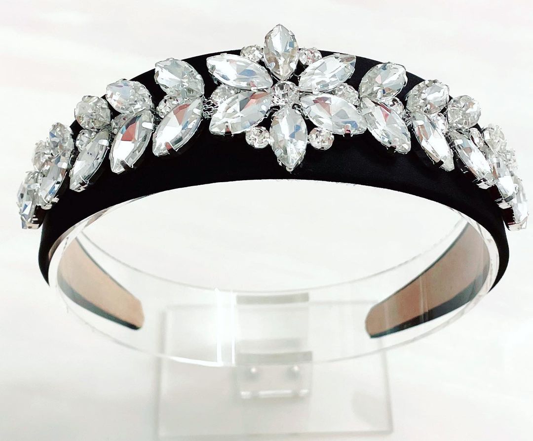 Large Clear Crystals in A Stunning Flower and Leaf Design Headband