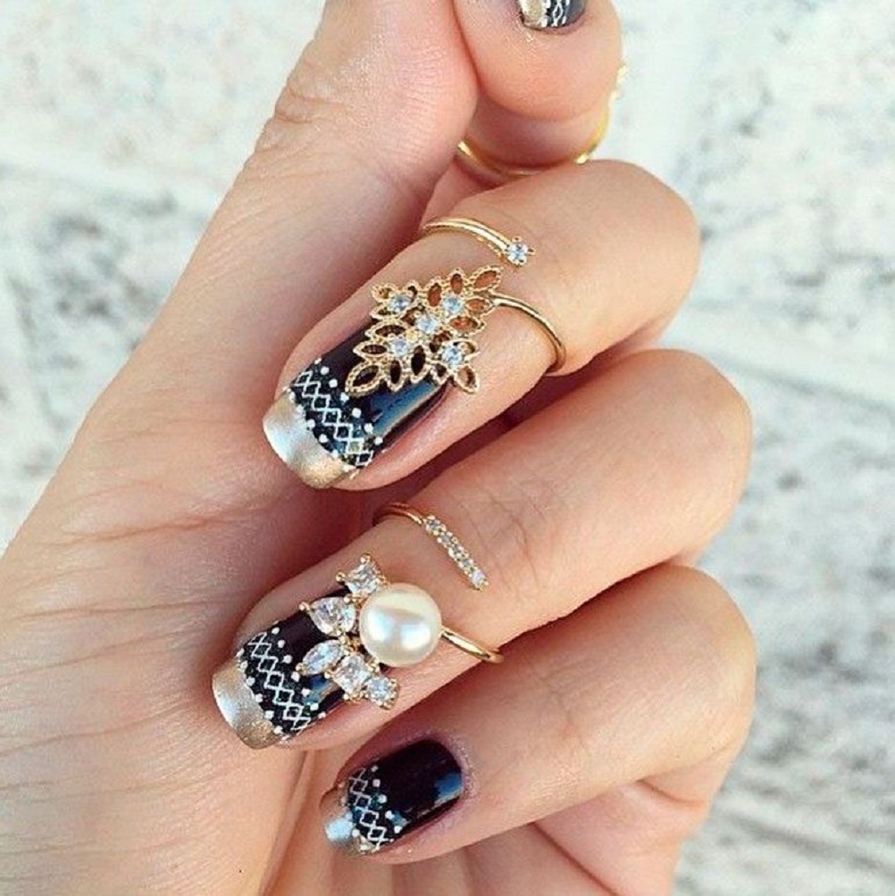 NAIL RING Bling • Be AMAZED by this NEWEST Glam Craze!