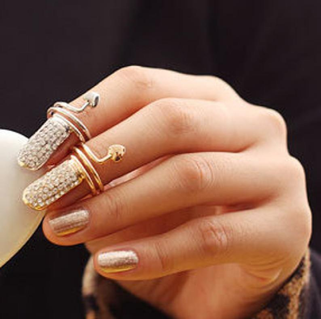 NAIL RING Bling • Be AMAZED by this NEWEST Glam Craze!