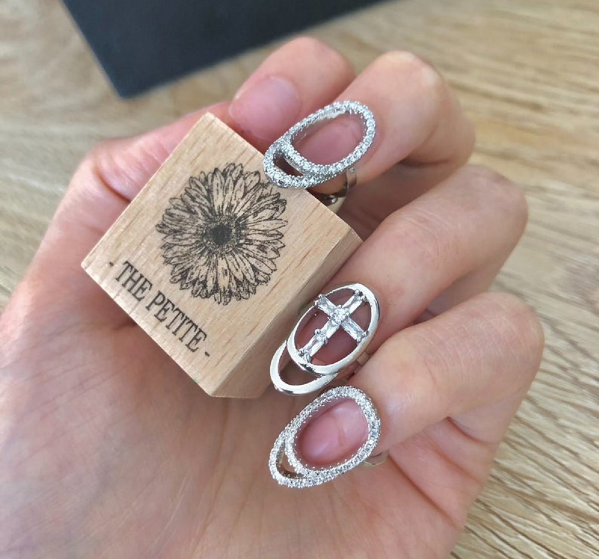 NAIL RING Bling • Be AMAZED by this NEWEST Glam Craze!