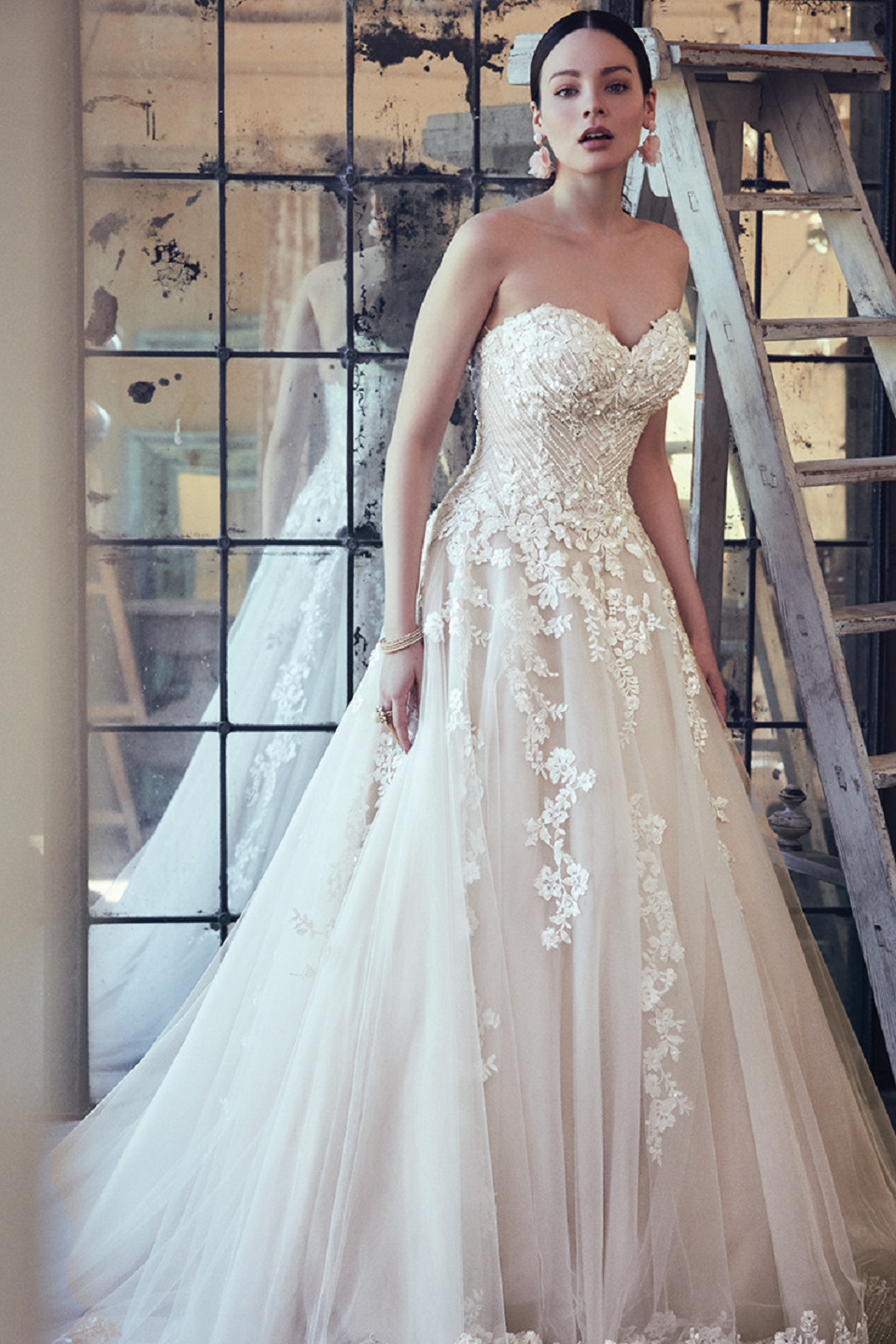 Lace and rhinestone wedding 2024 dress