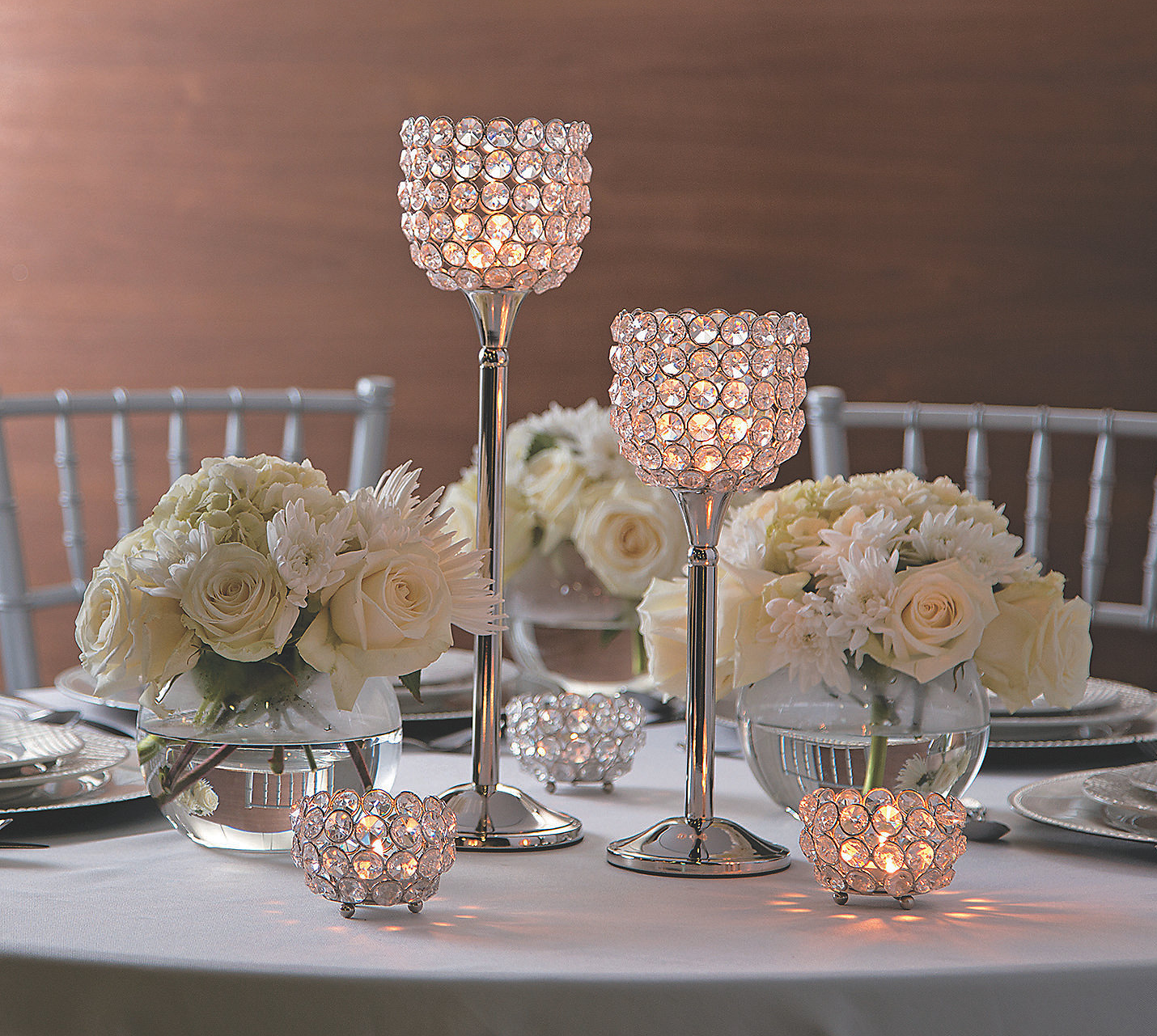 Bling wedding receptions Acrylic Crystal Bead Votive Candle Holders For A Wedding Dinner Table