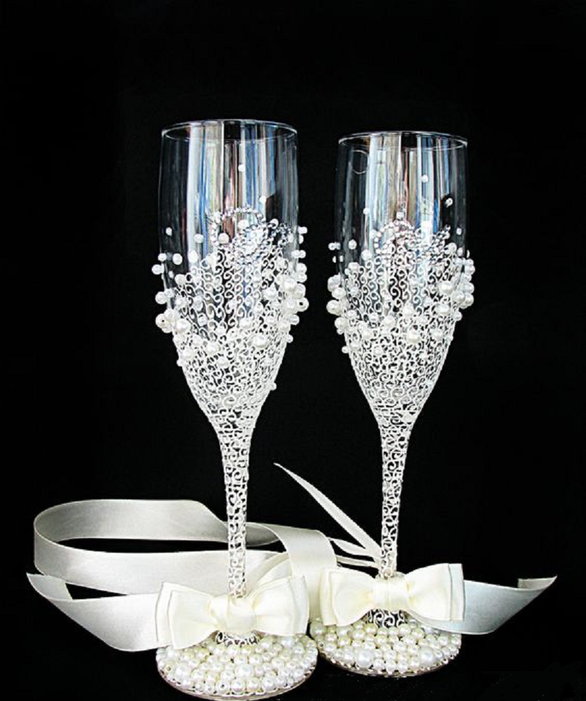 Bling wedding receptions Wedding Champagne Glasses In Ivory/White-Hand Painted Wedding Flutes-Pearls