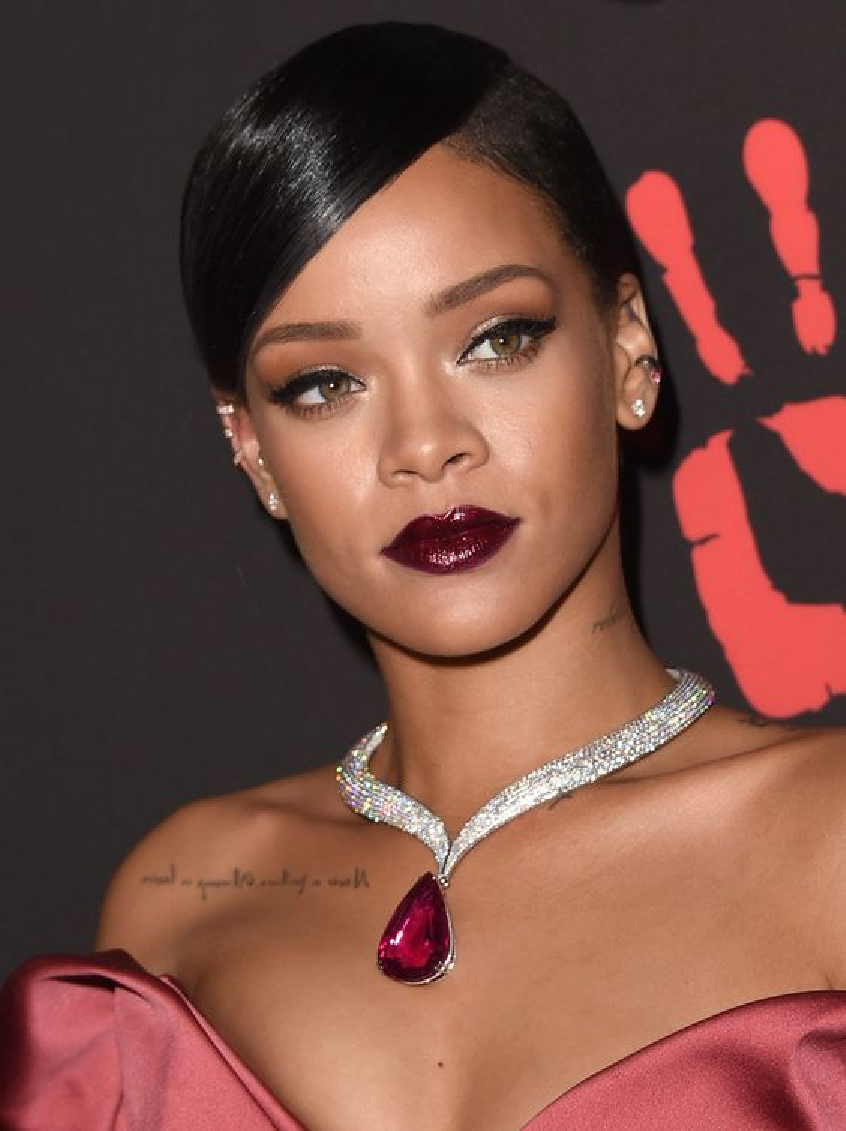 Celebrity Jewelry Rihanna Wears A Glittering Diamond Necklace with A Red Tear Drop Shaped Diamond