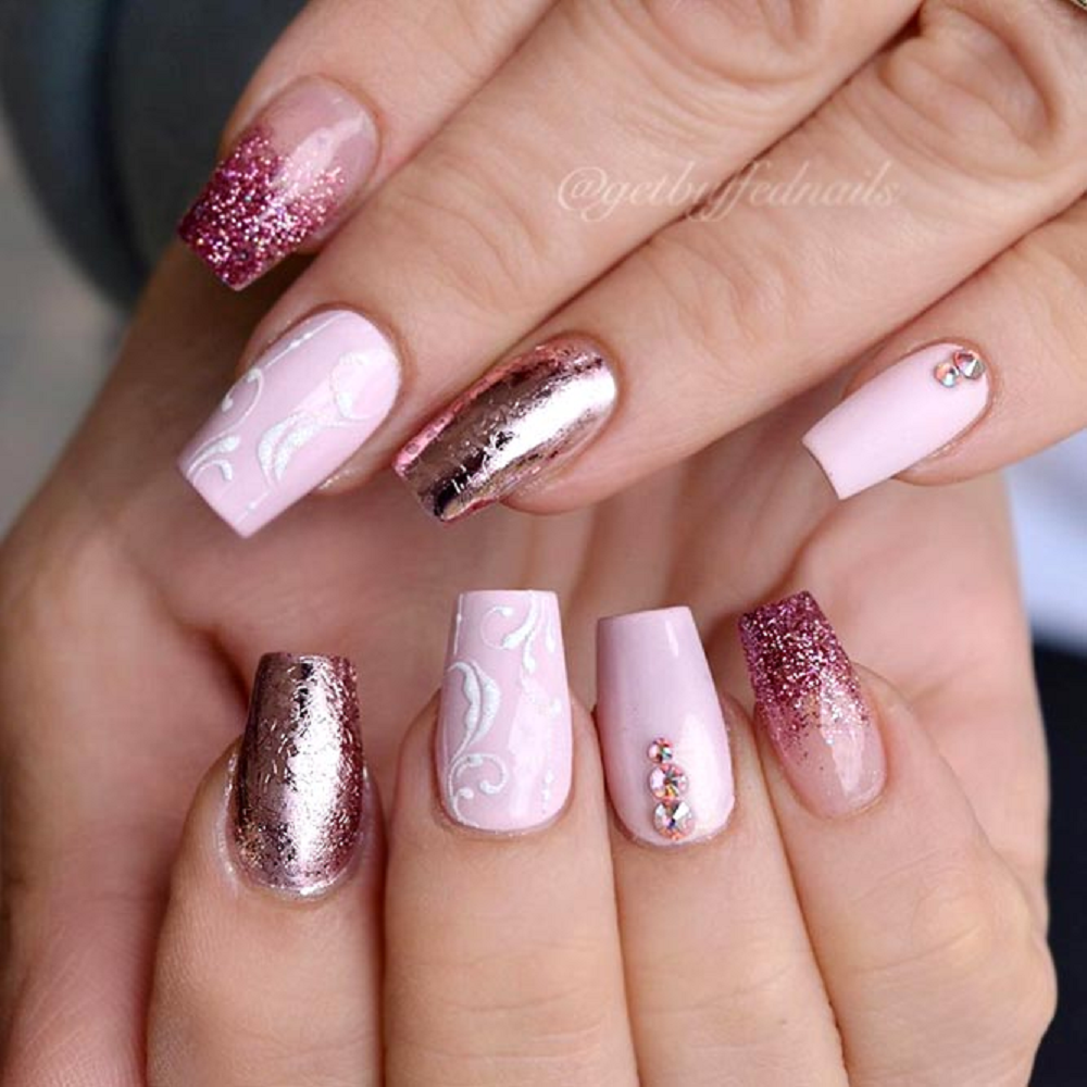 Bling fingernails Amazing Short Square Edge Nails with Pink and Gold Shades and Glittering Rhinestones