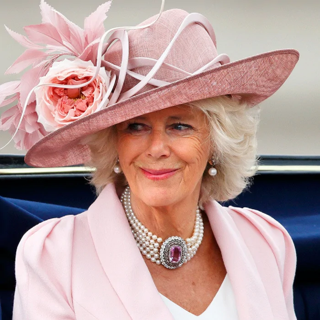 Royal bling Duchess Camilla's Pearl Necklace Features A Massive Pink Topaz Stone At The Centre