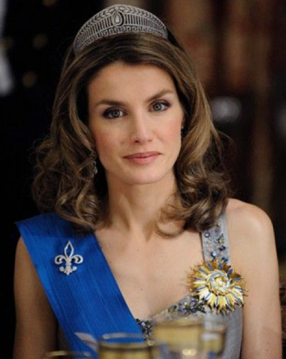 Royal bling Princess Letizia Wearing Her Diamond Glittering Crown