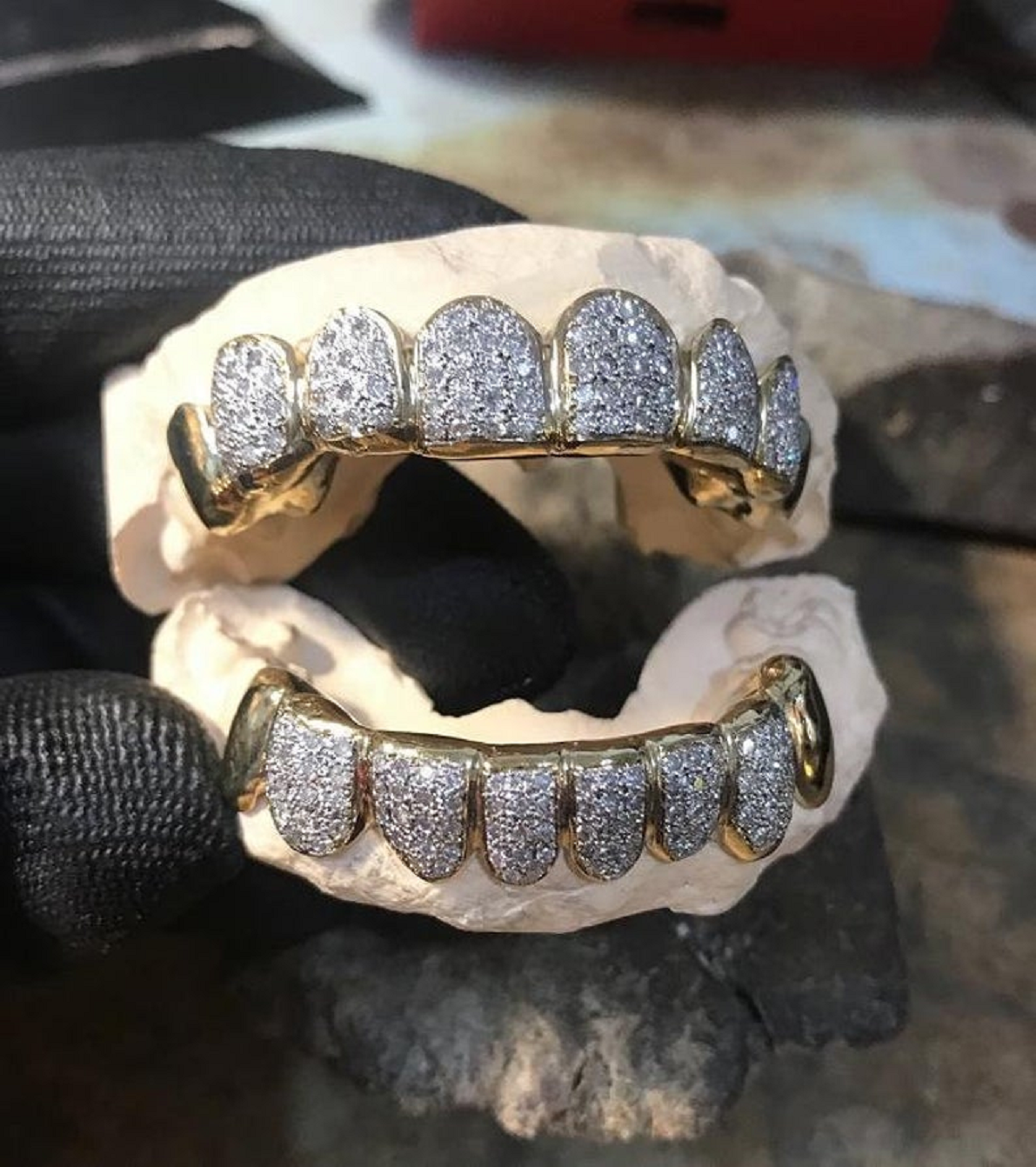 Best bling grillz 2021 Diamond Flooded Grillz Set In Silver