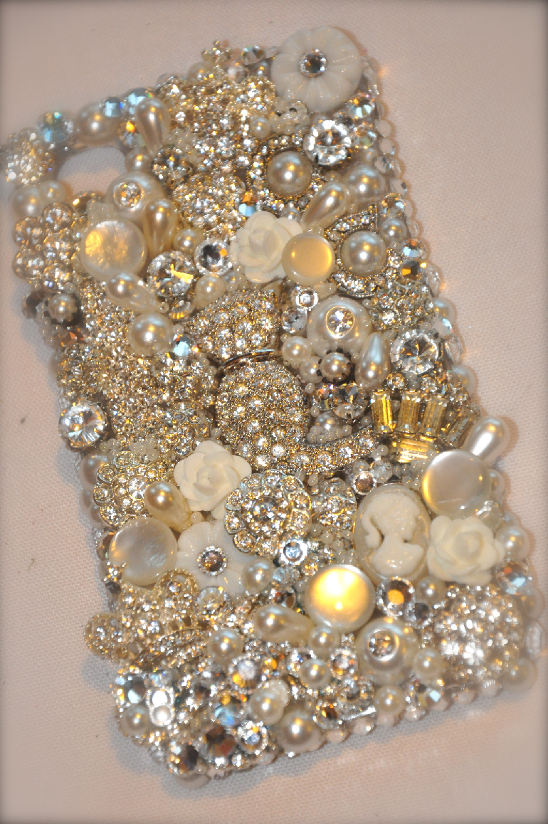 Luxury Gold Rhinestones and Pearls Jewelled Mobile Back Case