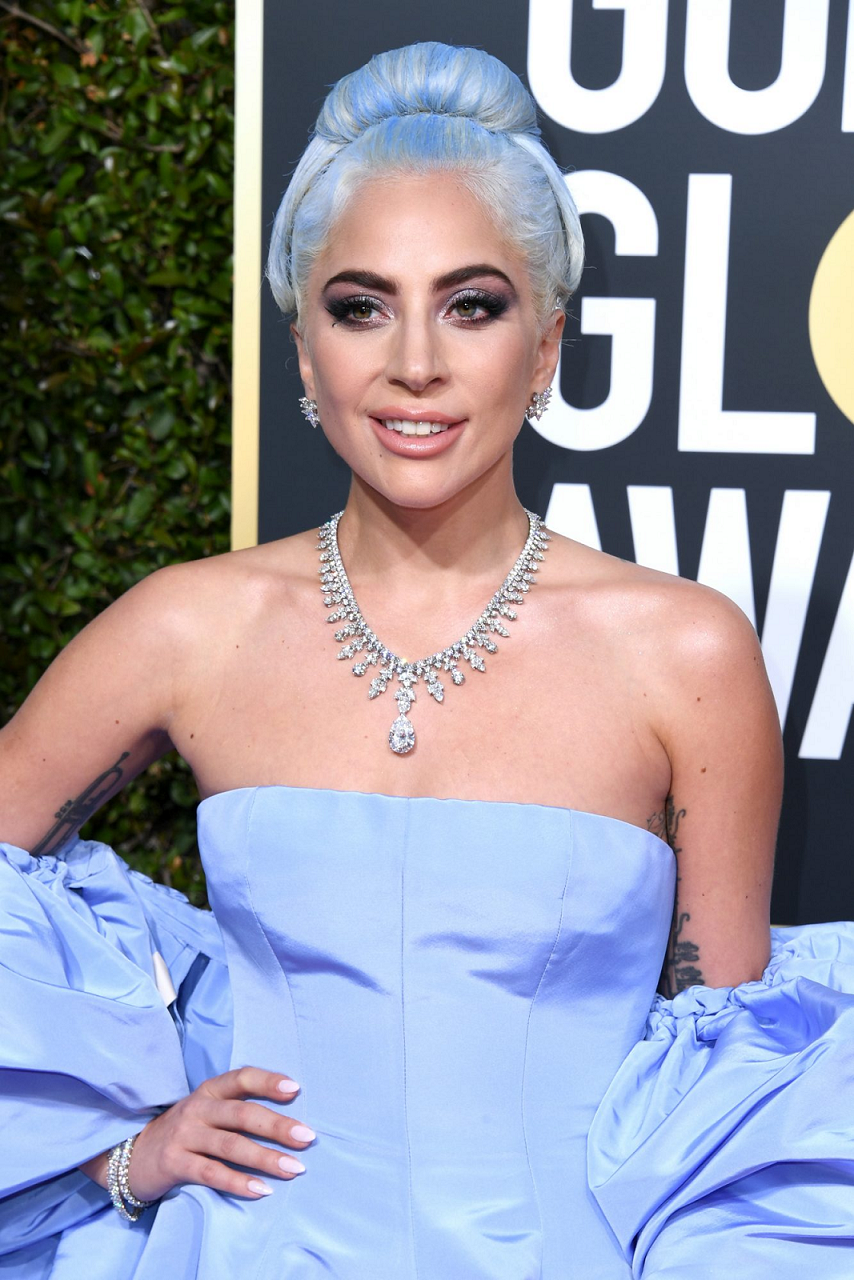 Amazing Hollywood celeb bling Lady Gaga Wearing An Elegant Necklace with Diamonds and A Tear Drop Diamond Cut Stone Pendant with Matching Earrings and Bracelet