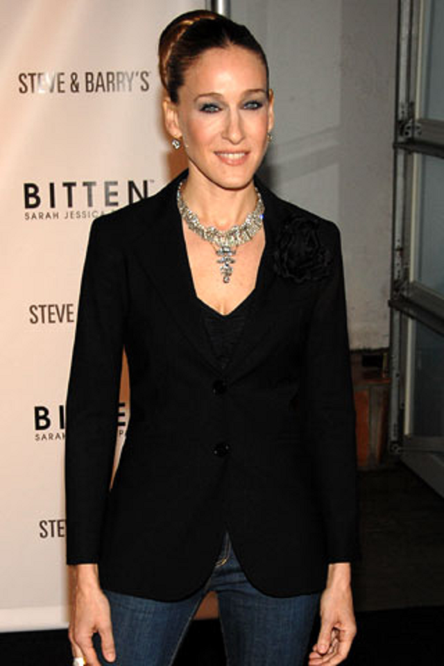 Sarah Jessica Parker Wearing Her Diamond Chocker